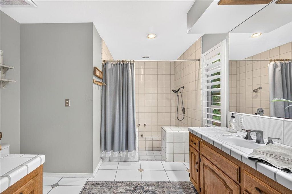 Image 22 of property listing at 6668 Forrestal Avenue, Clovis, CA 93619