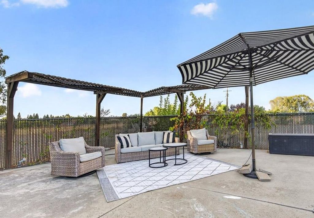 Image 28 of property listing at 6668 Forrestal Avenue, Clovis, CA 93619
