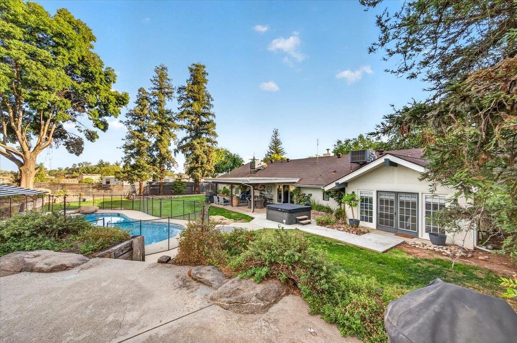 Image 29 of property listing at 6668 Forrestal Avenue, Clovis, CA 93619