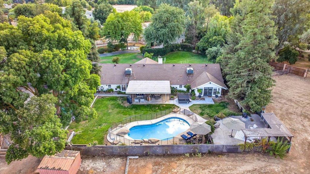 Image 30 of property listing at 6668 Forrestal Avenue, Clovis, CA 93619