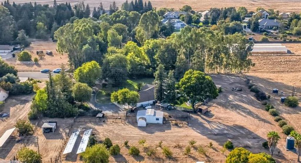 Image 31 of property listing at 6668 Forrestal Avenue, Clovis, CA 93619