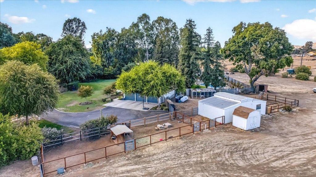 Image 32 of property listing at 6668 Forrestal Avenue, Clovis, CA 93619