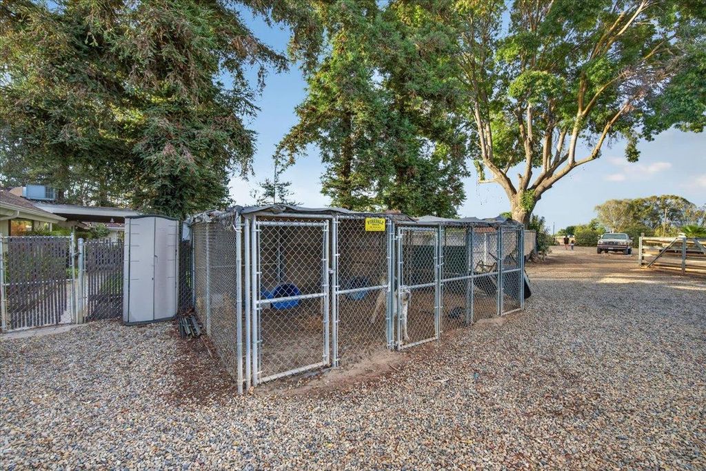 Image 33 of property listing at 6668 Forrestal Avenue, Clovis, CA 93619