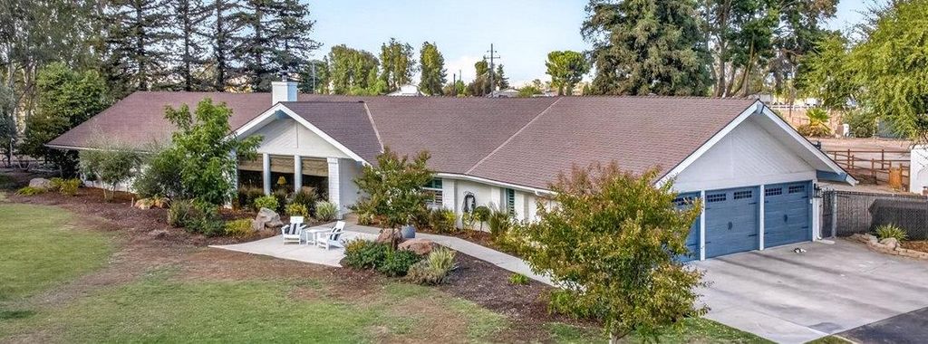 Image 39 of property listing at 6668 Forrestal Avenue, Clovis, CA 93619