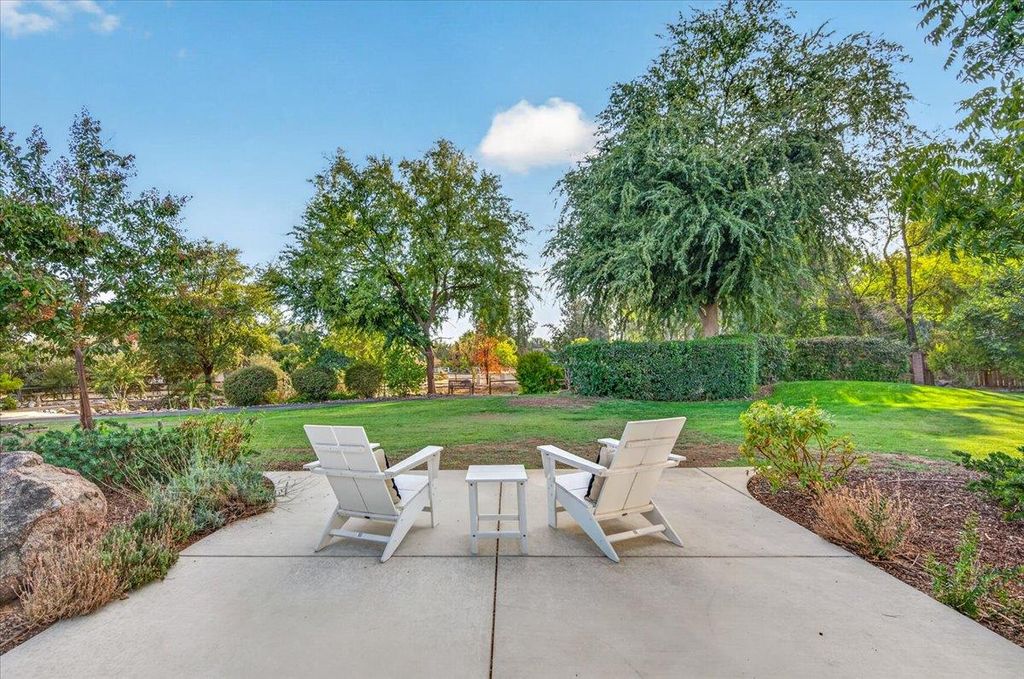 Image 5 of property listing at 6668 Forrestal Avenue, Clovis, CA 93619