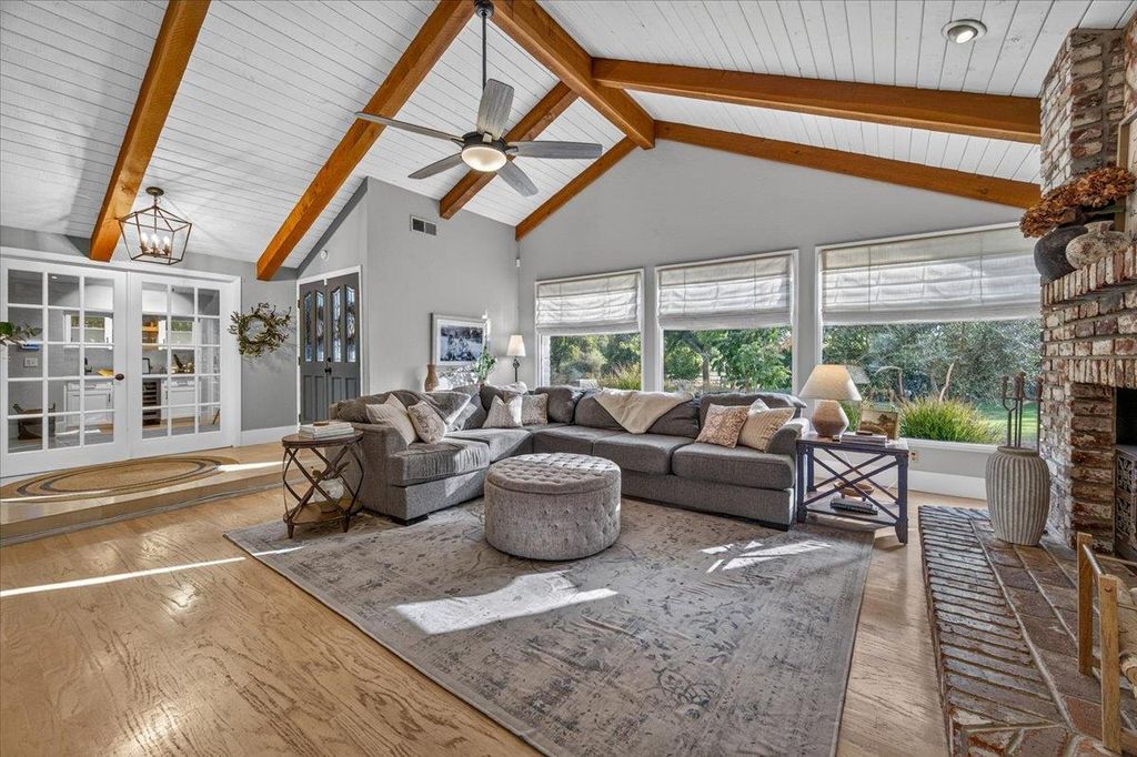 Image 6 of property listing at 6668 Forrestal Avenue, Clovis, CA 93619