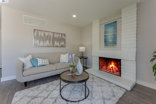 32224 Sloccum Ct, Union City, CA 94587