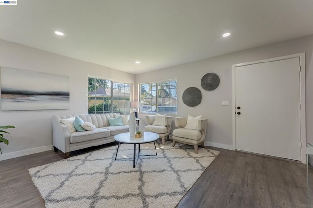 32224 Sloccum Ct, Union City, CA 94587