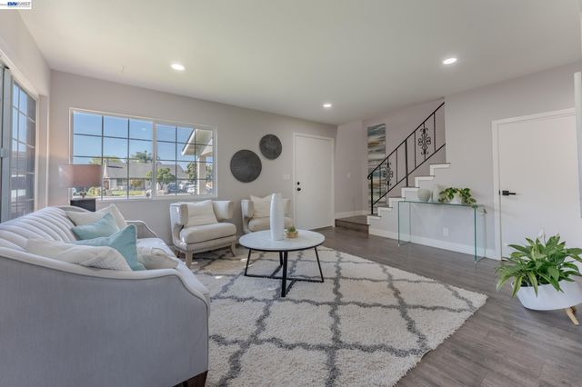 32224 Sloccum Ct, Union City, CA 94587