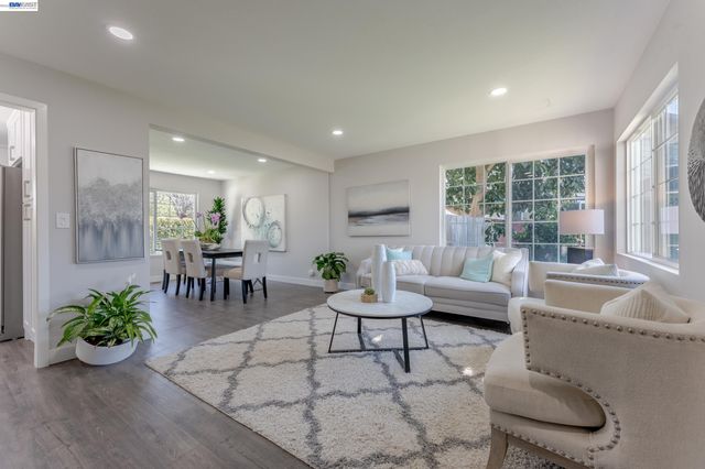 32224 Sloccum Ct, Union City, CA 94587