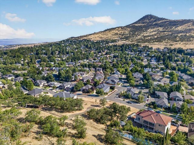 4646 & 4662 Hathaway, Medford, OR 97504