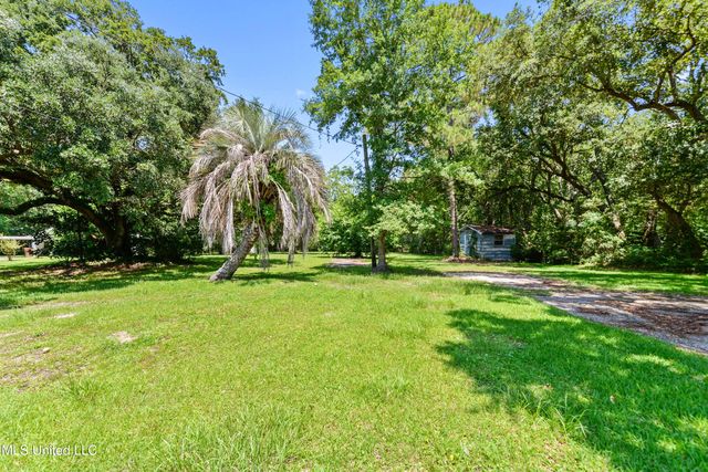 390 Clarence Avenue, Pass Christian, MS 39571