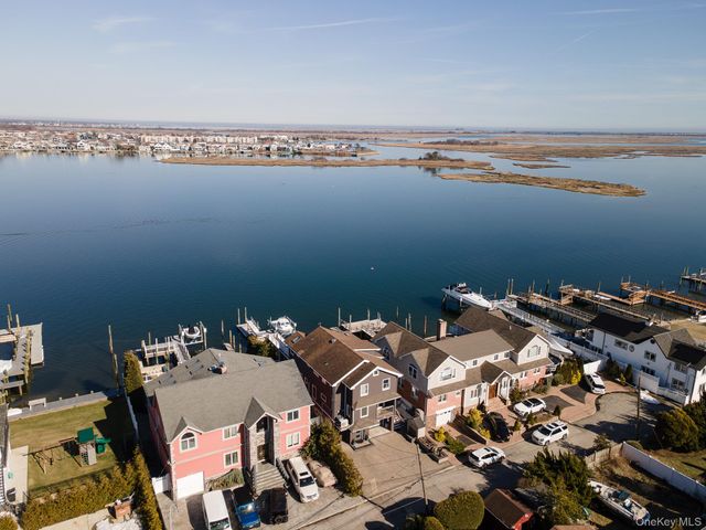 3433 Bay Front Place, Baldwin, NY 11510