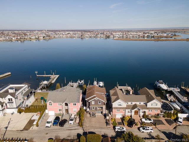 3433 Bay Front Place, Baldwin, NY 11510