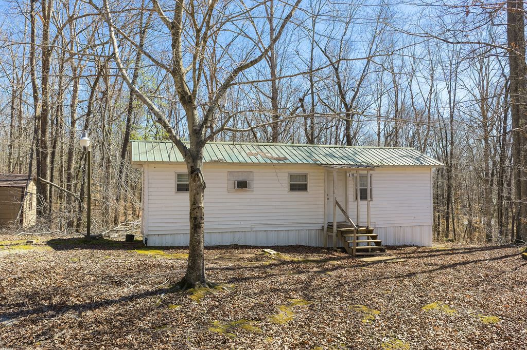 861 Stokes Ln, Bath Springs, TN 38311