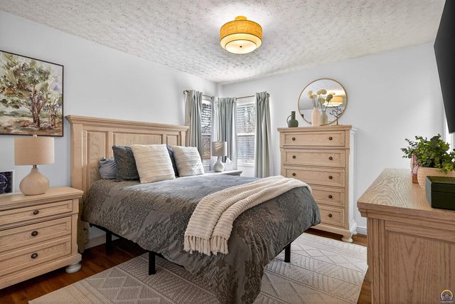 3523 SE Park Lane CT, Topeka, KS 66605