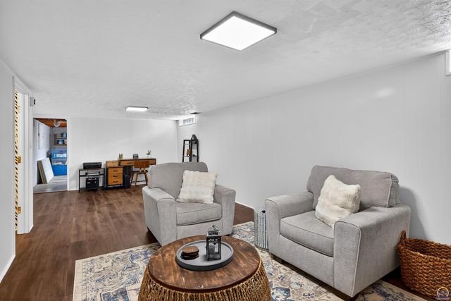 3523 SE Park Lane CT, Topeka, KS 66605