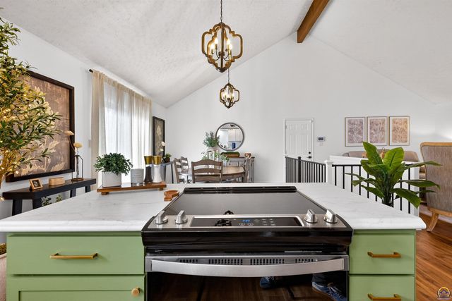 3523 SE Park Lane CT, Topeka, KS 66605