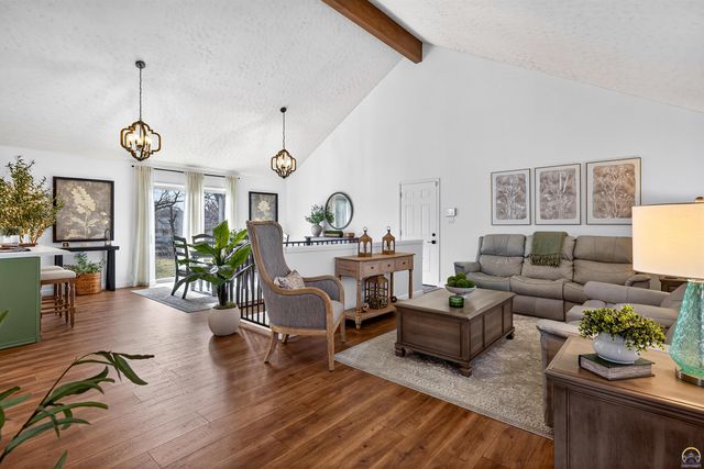 3523 SE Park Lane CT, Topeka, KS 66605