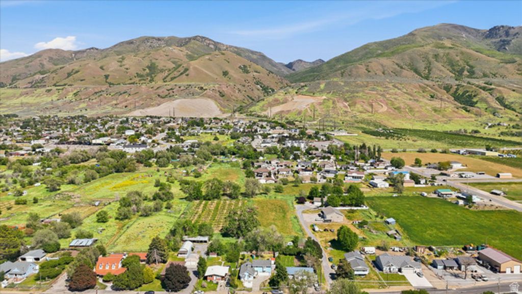 Image 43 of property listing at 2895 S 1200 W, Perry, UT 84302