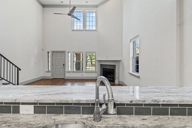 3818 W 7th Street, Fort Worth, TX 76107