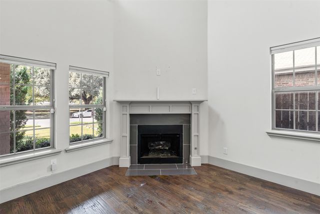 3818 W 7th Street, Fort Worth, TX 76107