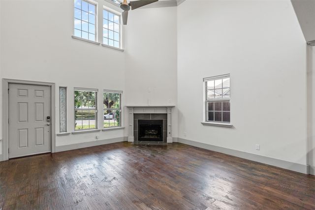 3818 W 7th Street, Fort Worth, TX 76107