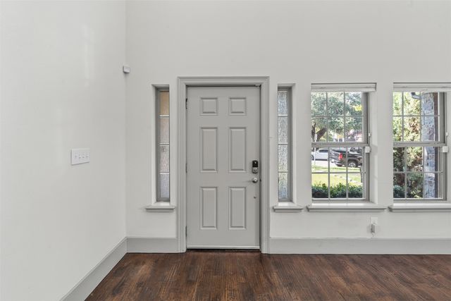 3818 W 7th Street, Fort Worth, TX 76107