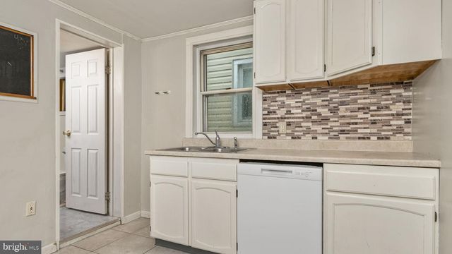 11 S PLUM ST, Pottstown, PA 19464