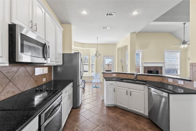 824 Peach Lane, Burleson, TX 76028