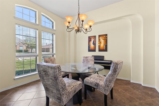 824 Peach Lane, Burleson, TX 76028