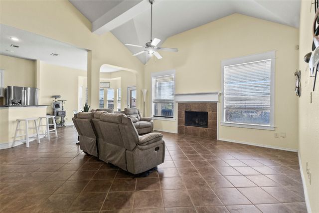 824 Peach Lane, Burleson, TX 76028