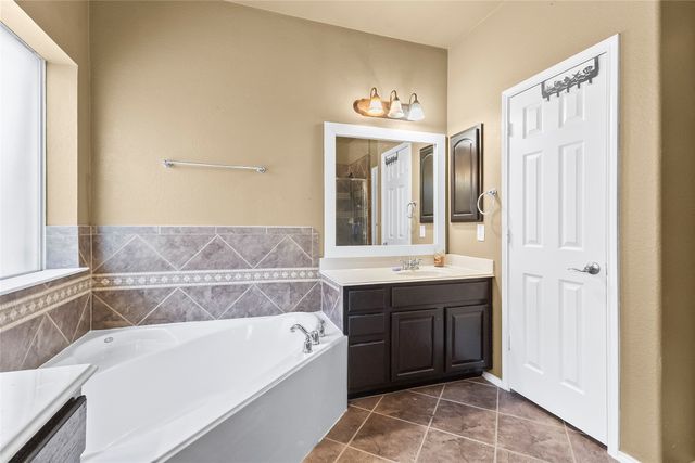 824 Peach Lane, Burleson, TX 76028