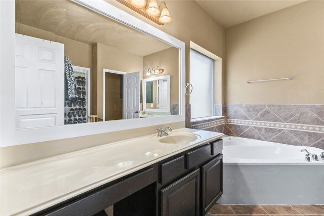 824 Peach Lane, Burleson, TX 76028