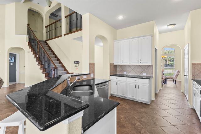 824 Peach Lane, Burleson, TX 76028