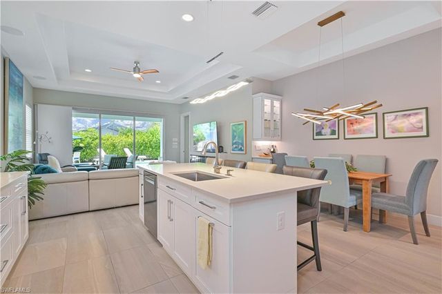 693 105th AVE N, Naples, FL 34108
