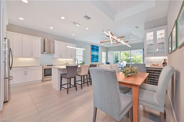693 105th AVE N, Naples, FL 34108