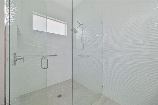693 105th AVE N, Naples, FL 34108