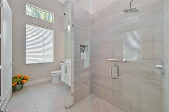 693 105th AVE N, Naples, FL 34108