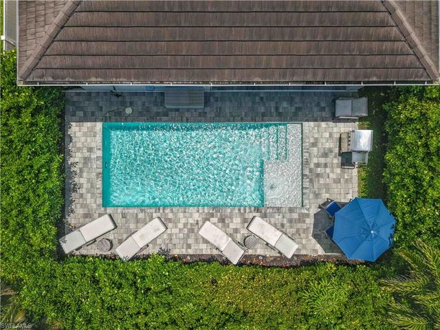 693 105th AVE N, Naples, FL 34108