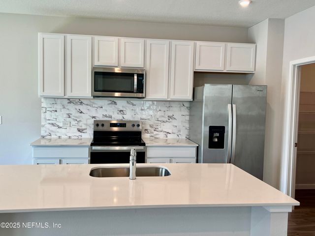 14750 CASHEW Avenue, Jacksonville, FL 32218