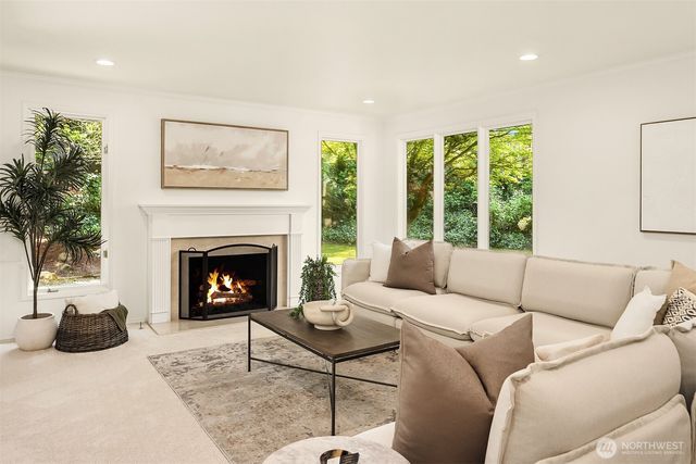 8531 Hunts Point Lane, Hunts Point, WA 98004