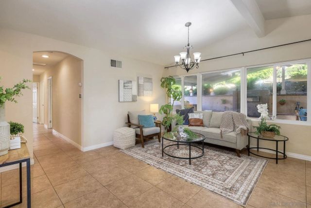 2935 Lloyd St, San Diego, CA 92117