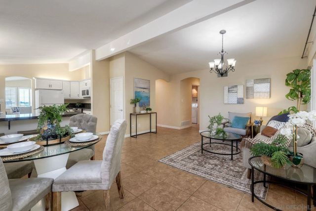 2935 Lloyd St, San Diego, CA 92117