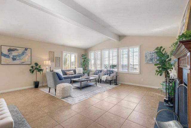 2935 Lloyd St, San Diego, CA 92117