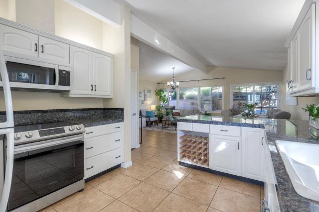 2935 Lloyd St, San Diego, CA 92117