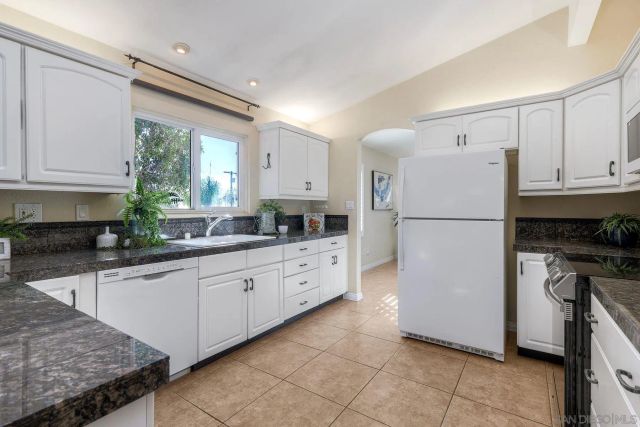 2935 Lloyd St, San Diego, CA 92117