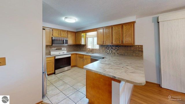 270 Witbeck Drive, Clare, MI 48617