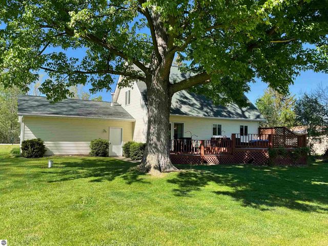 270 Witbeck Drive, Clare, MI 48617