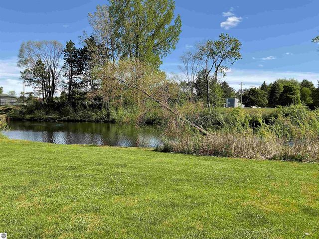 270 Witbeck Drive, Clare, MI 48617